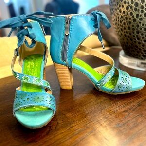 L'Artiste Sujala Blue Leather
Boho Sandals Blue Green...